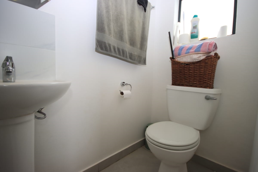 To Let  Bedroom Property for Rent in Kidds Beach Eastern Cape